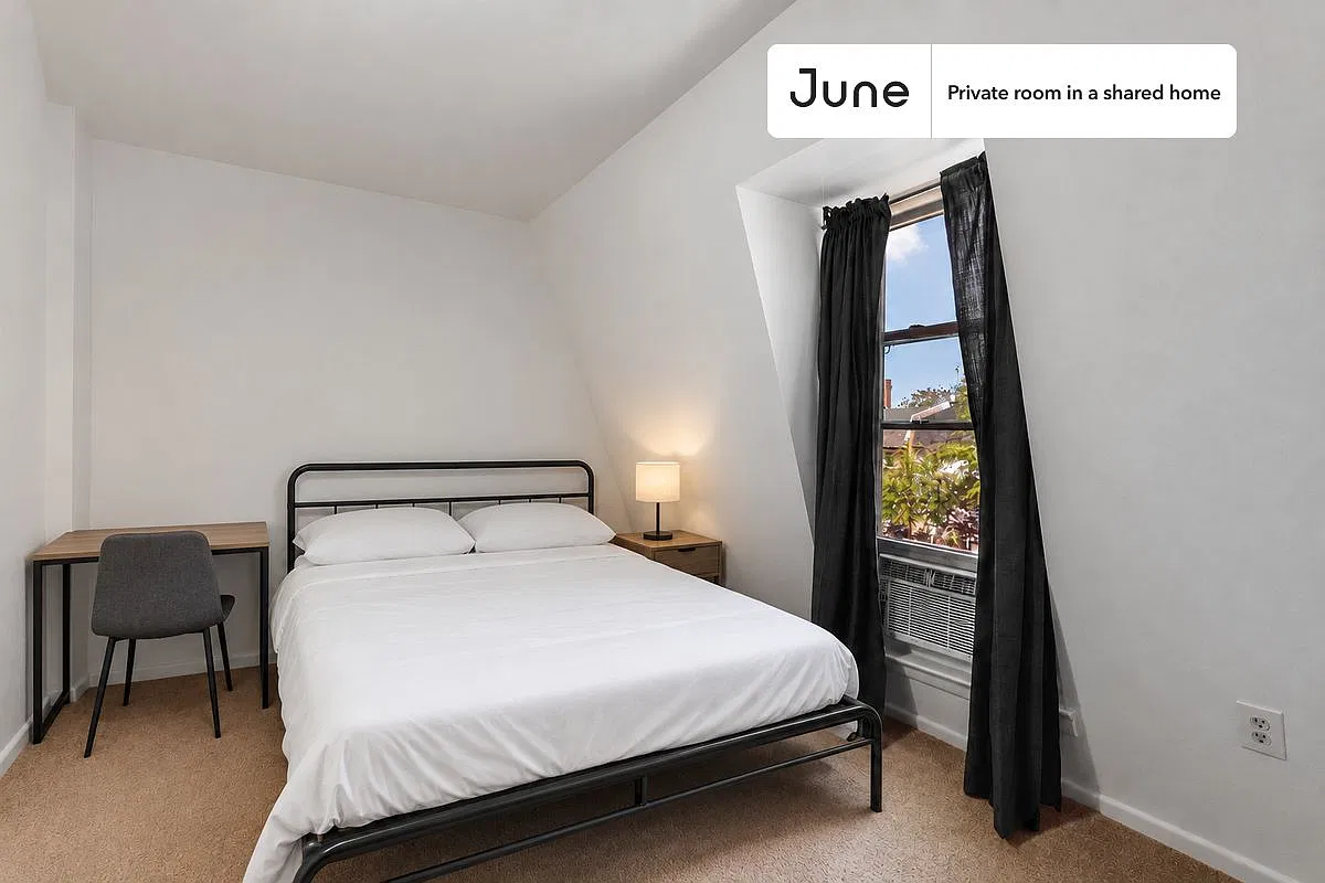 Full bedroom in 5 bed/3 bath home in Logan Circle #417 3D — Photo 1