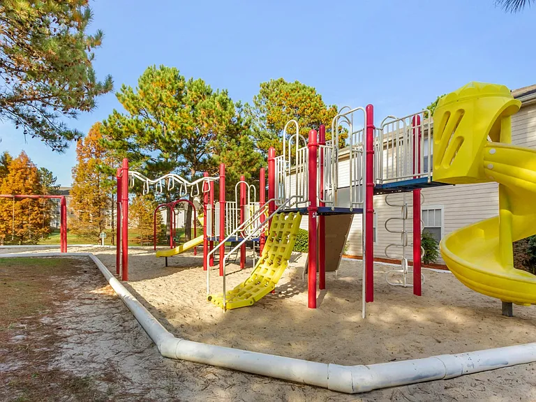 Windsong Apartments — Photo 10