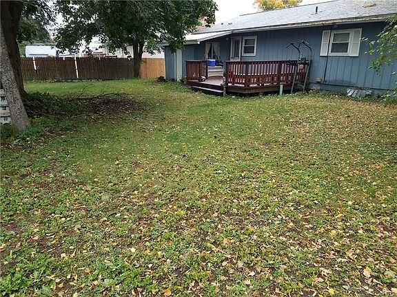 2nd image of 812 Lamont Cir