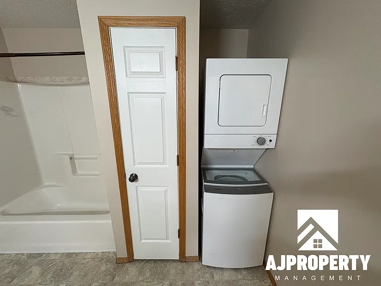 925 S Newcomb Ave #13 — Photo 10