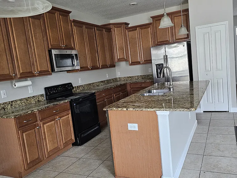 10125 Count Fleet Dr — Photo 3