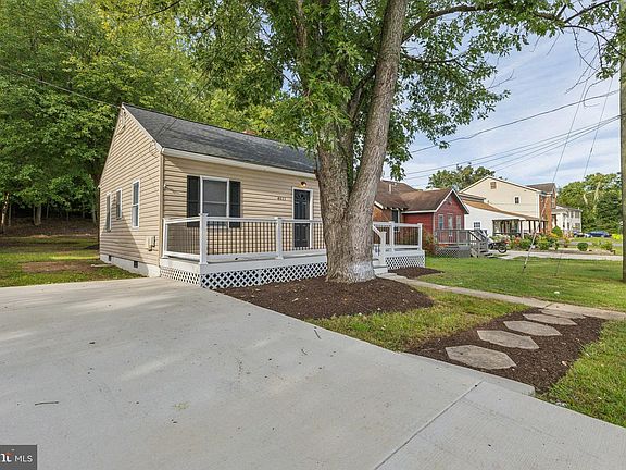 3rd image of 4011 White Haven Dr