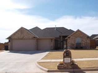 5302 SW Ashbrook Ave, Lawton, OK 73505