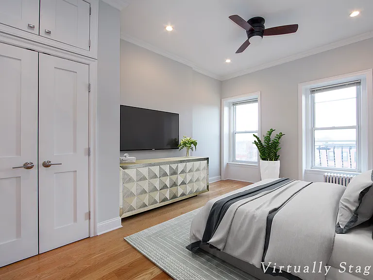 123 3rd Pl #4R — Photo 3