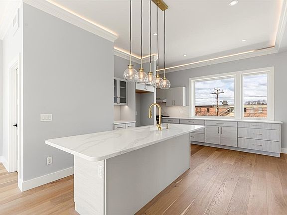 5th image of 308 Newton St