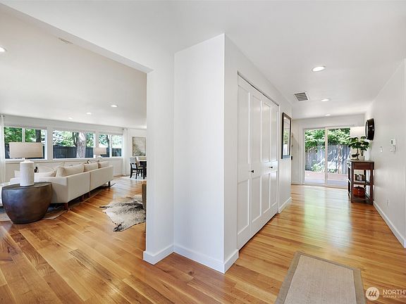 5th image of 1527 NE 123rd Street