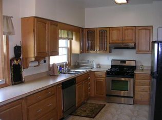 83 N Park Dr, Aurora, OH