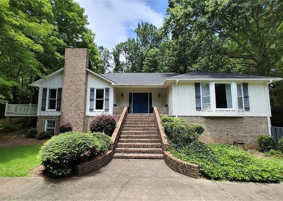 1st image of 820 Oakhaven Dr