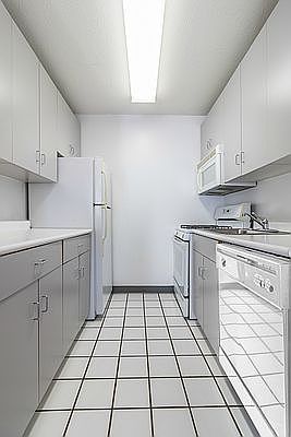 3rd image of 429 E 52nd St APT 33J