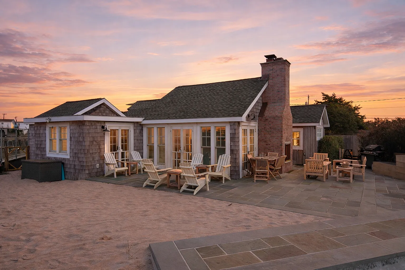 Waterfront Beach Cottage — Photo 3