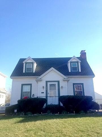 1st image of 136 E Beechwood Ave