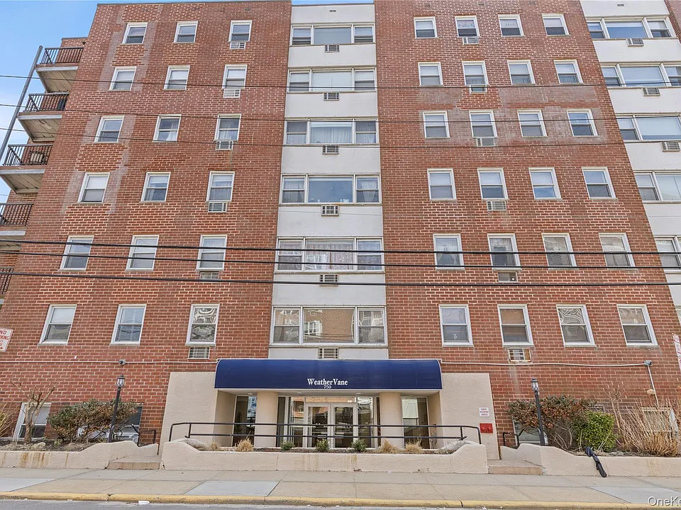 750 Shore Rd #2G