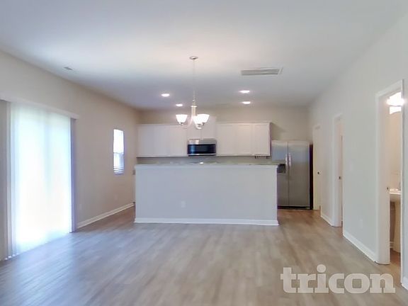 4th image of 945 Joselynn Dr