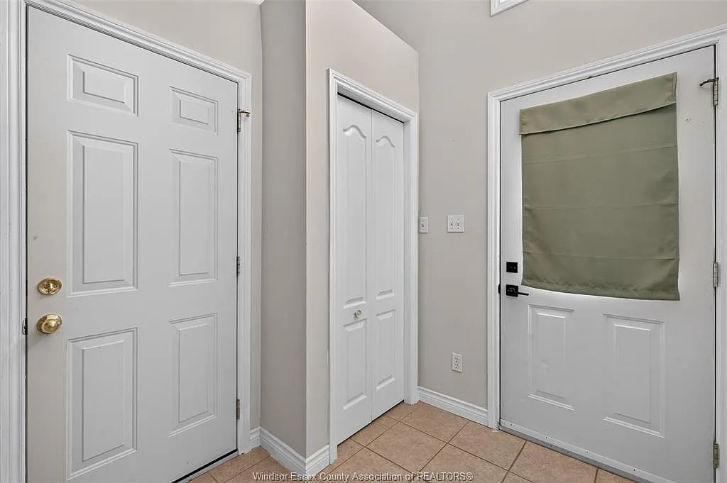 3 bed, $2,350 — Photo 3