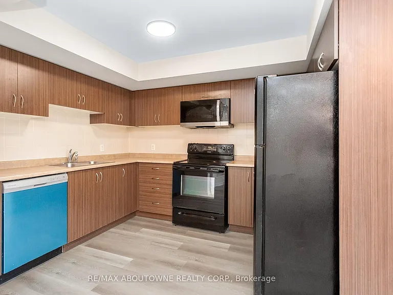 2441 Greenwich Dr #1 — Photo 22