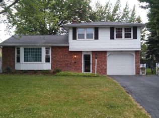 129 Culpepper Rd, Williamsville, NY 14221