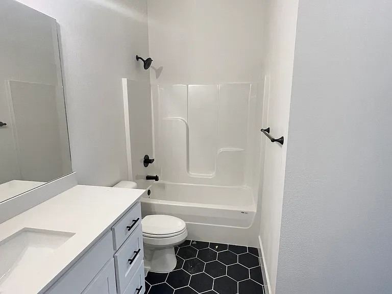 6304 Luna Ln — Photo 17
