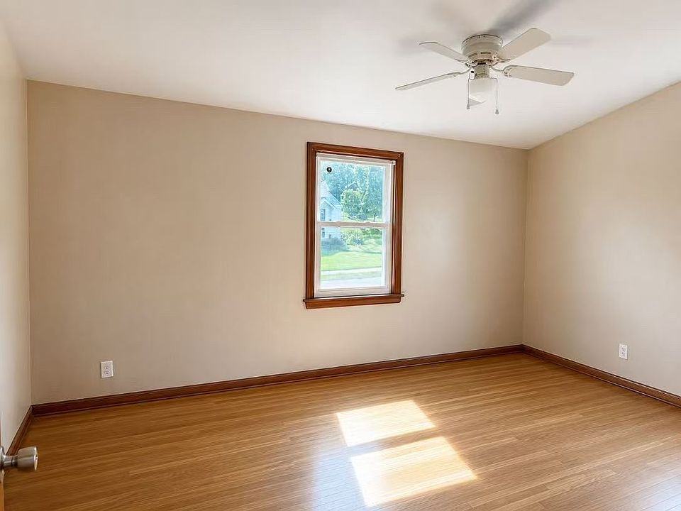 1st image of 2029 Farnham Rd