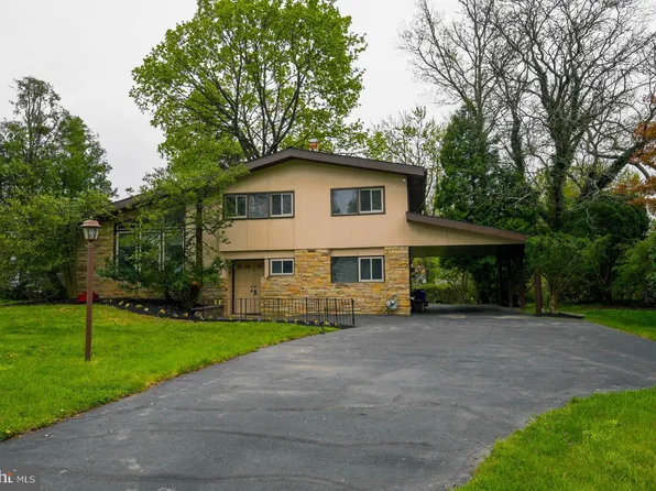 13 Camelot Dr, Plymouth Meeting, PA 19462