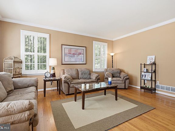 4th image of 101 Pyles Mountain Ln