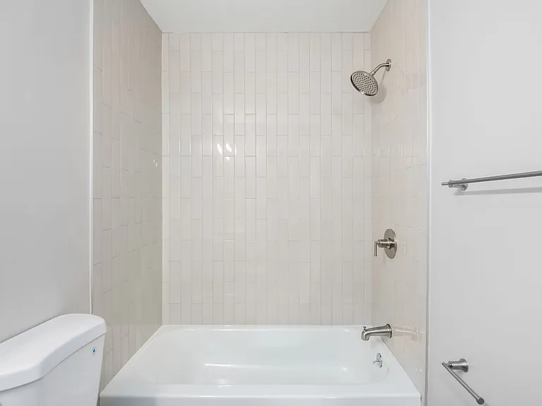 4039 Lincoln Ave — Photo 4
