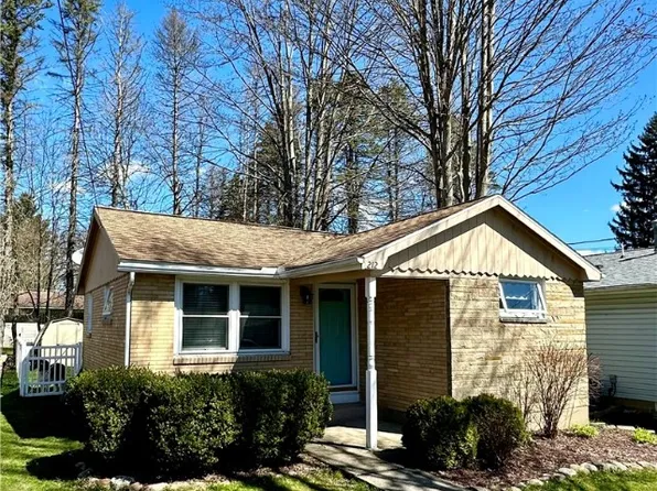 212 Hickory St, Edinboro, PA 16412