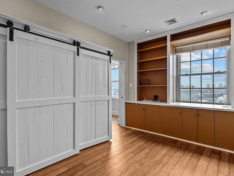 2135 Walnut St #1202 — Photo 12