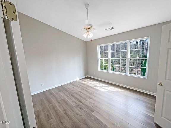 5th image of 413 Briarwood Dr
