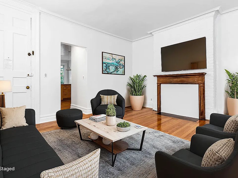 1st image of 26 Bethune St #3
