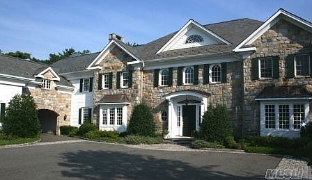 1st image of 10 La Colline Dr