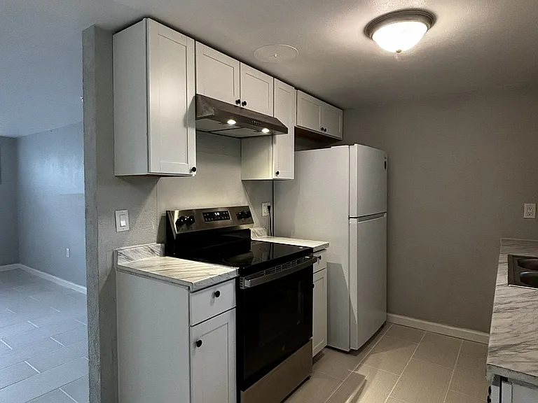 Kitchen view 1 - 5 E Golden St