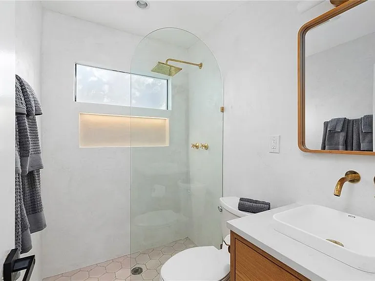 716 Stokeswood Ave SE #2B — Photo 7