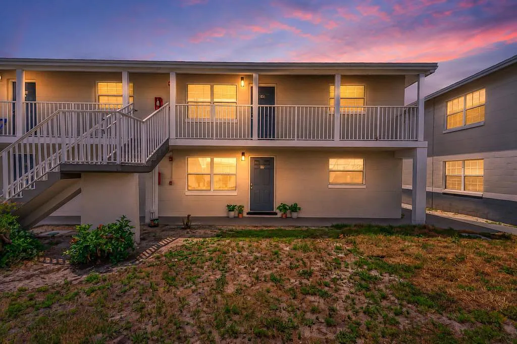 Charming 2-Bedroom Unit in Mount Dora, Florida — Photo 2