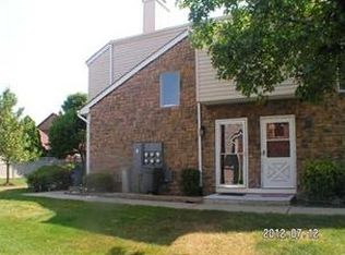 15 Chatham Sq, Parlin, NJ