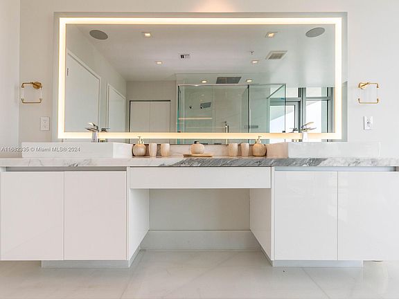 5th image of 330 Sunny Isles Blvd #5-LPH04