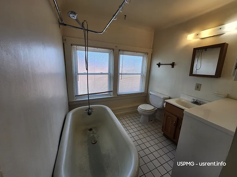 3724 Lovell Ave — Photo 5