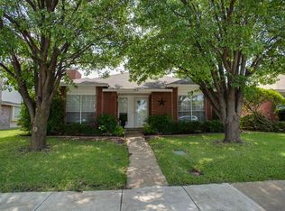 984 Little Den Dr, Lewisville, TX 75067