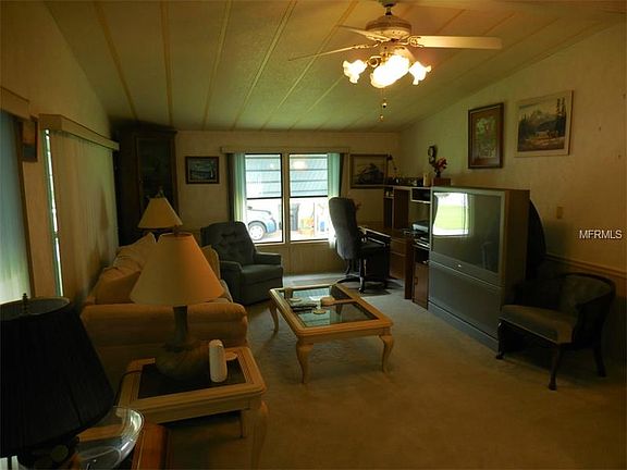 3rd image of 433 Skyline Dr E