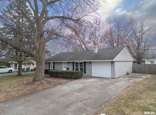 1360 Garden Ln, Galesburg, IL