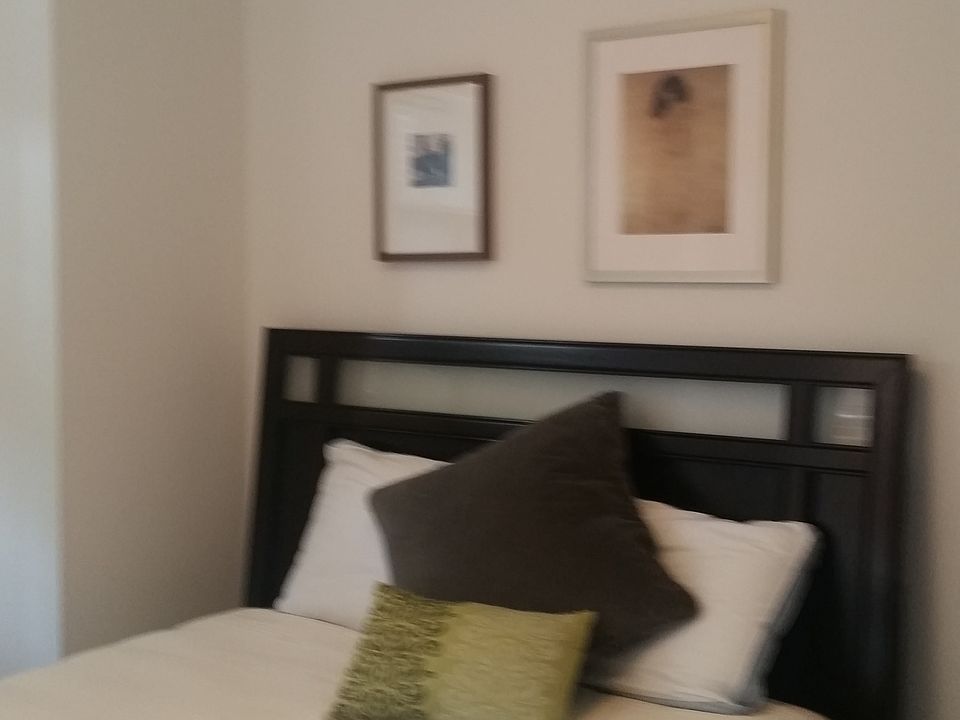 Bedroom with Queen bed