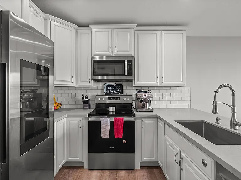 571 Puffin Ave NE — Photo 9