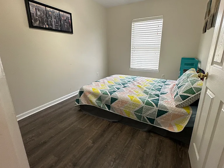 539 Hopewell Dr — Photo 17