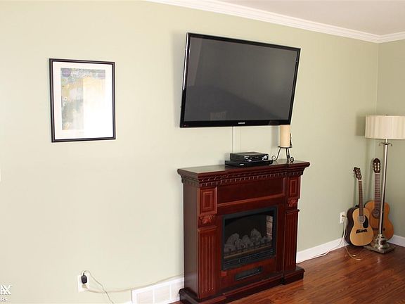 2nd image of 8188 Smiley Ave