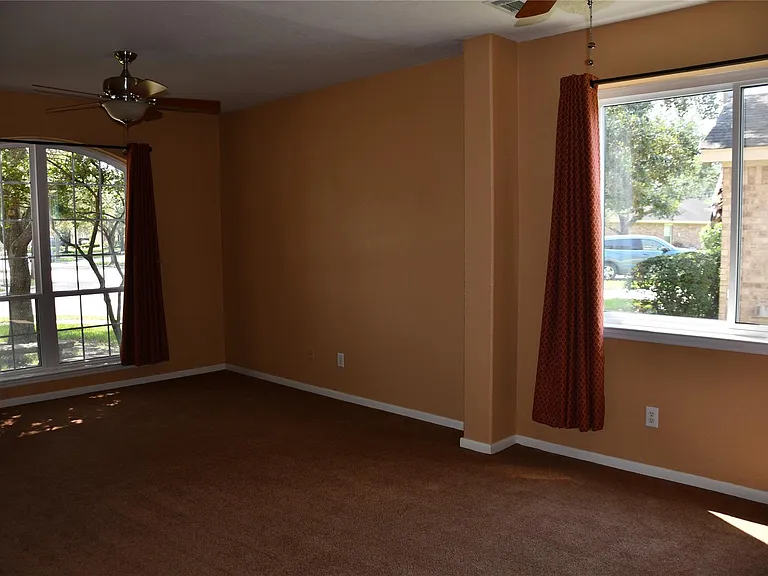 18118 Cypress Valley Ln — Photo 10