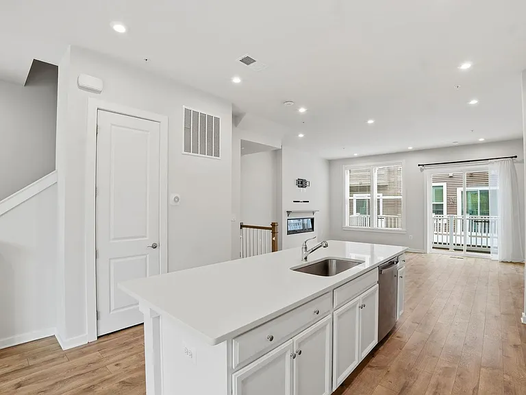 8178 Red Hook St — Photo 4