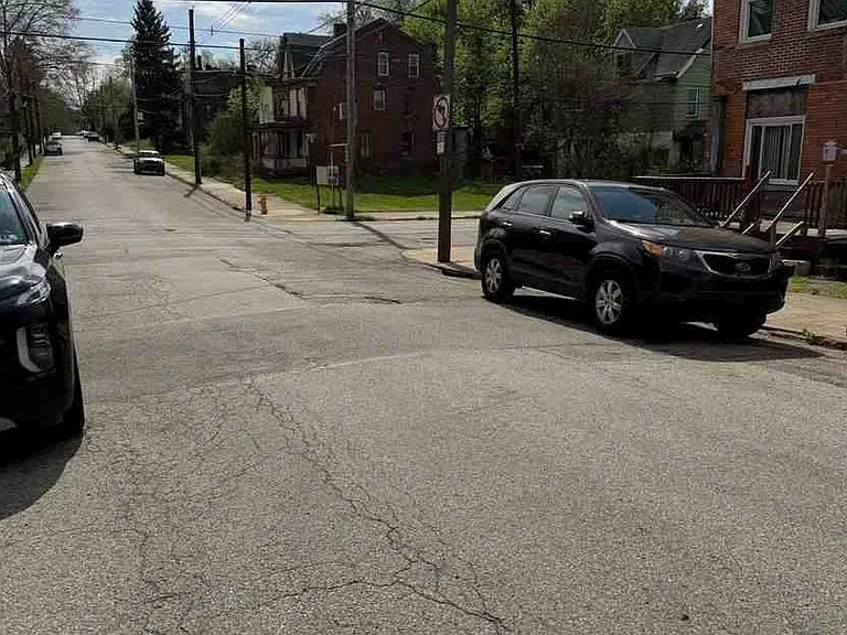 757 Franklin Ave — Photo 14