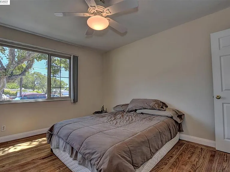 33128 Hemlock Dr — Photo 9