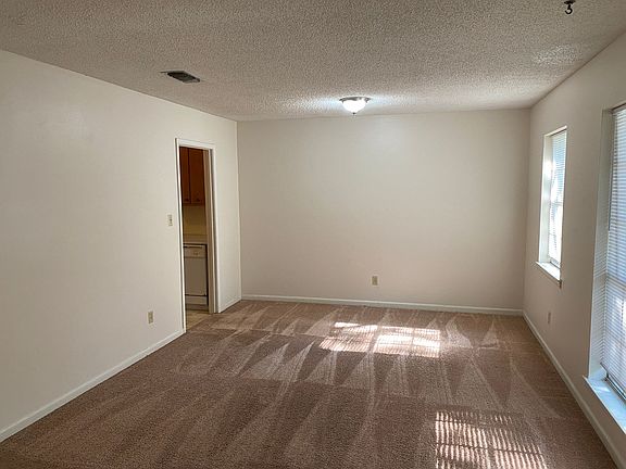 2nd image of 3090 Bent Oak Dr