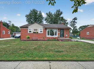 30355 W Chicago St, Livonia, MI 48150