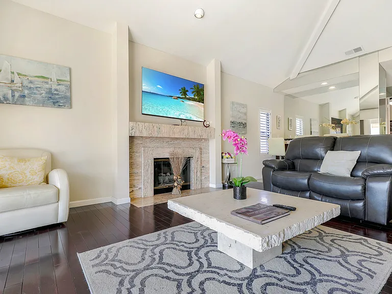 142 Lake Shore Dr — Photo 3